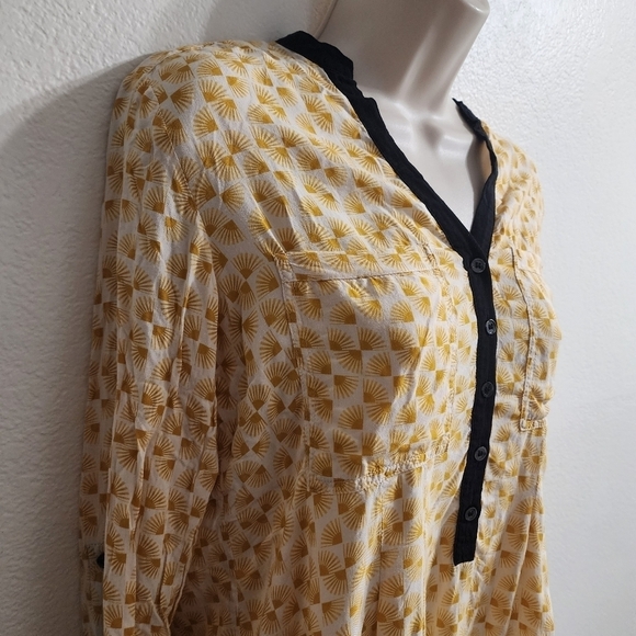 ANTHROPOLOGIE VANESSA VIRGINIA Sunburst Print Blouse Yellow Size 2 - Picture 3 of 10